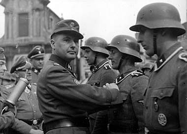 http://www.the-savoisien.com/blog/public/img/Leon_Degrelle.jpg