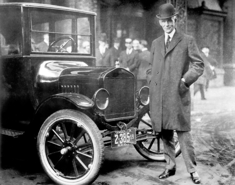 Ford-Model-T-Centennial-Henry-Ford.jpg