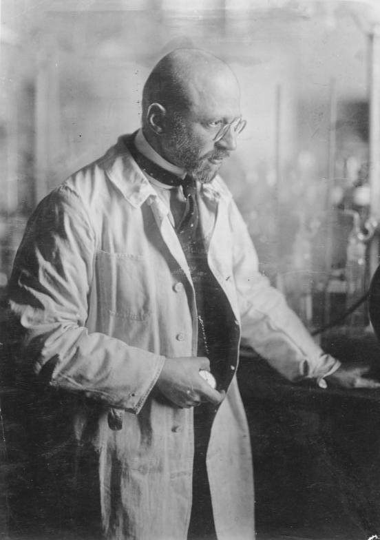 Bundesarchiv_Bild_183-S13651__Fritz_Haber.jpg