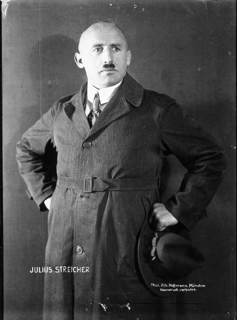artikel_44723_bilder_value_1_grossdeutsche-volksgemeinschaft1.jpg